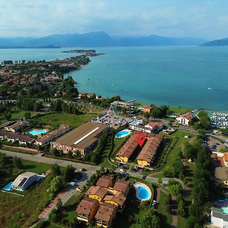 Artemide Apartment - A Soli 150M Dal Lago Di Garda Sirmione Eksteriør billede