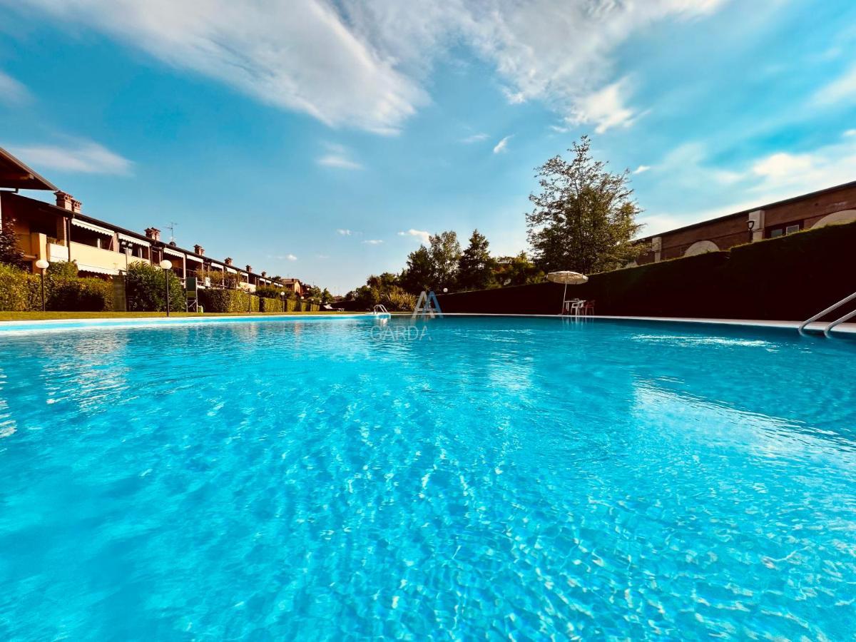 Artemide Apartment - A Soli 150M Dal Lago Di Garda Sirmione Eksteriør billede