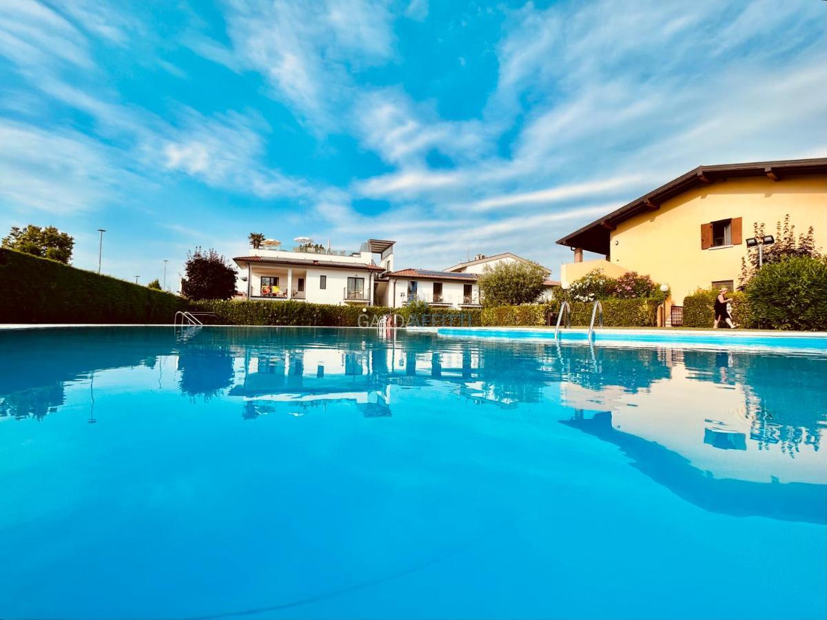 Artemide Apartment - A Soli 150M Dal Lago Di Garda Sirmione Eksteriør billede