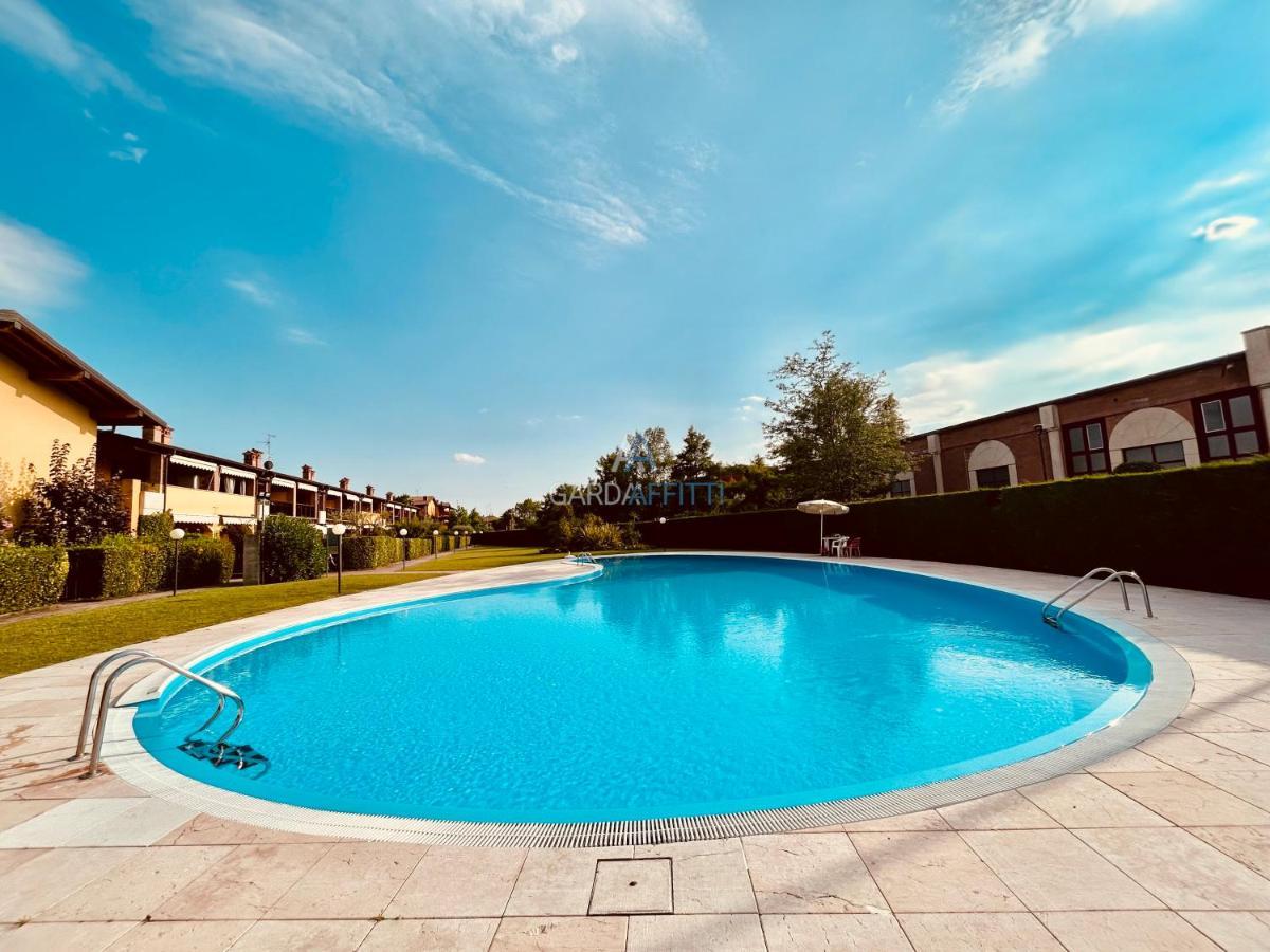 Artemide Apartment - A Soli 150M Dal Lago Di Garda Sirmione Eksteriør billede