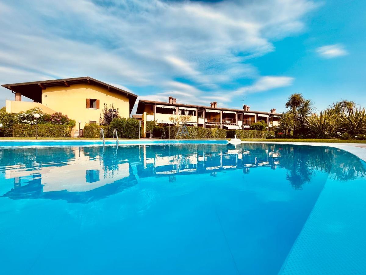 Artemide Apartment - A Soli 150M Dal Lago Di Garda Sirmione Eksteriør billede