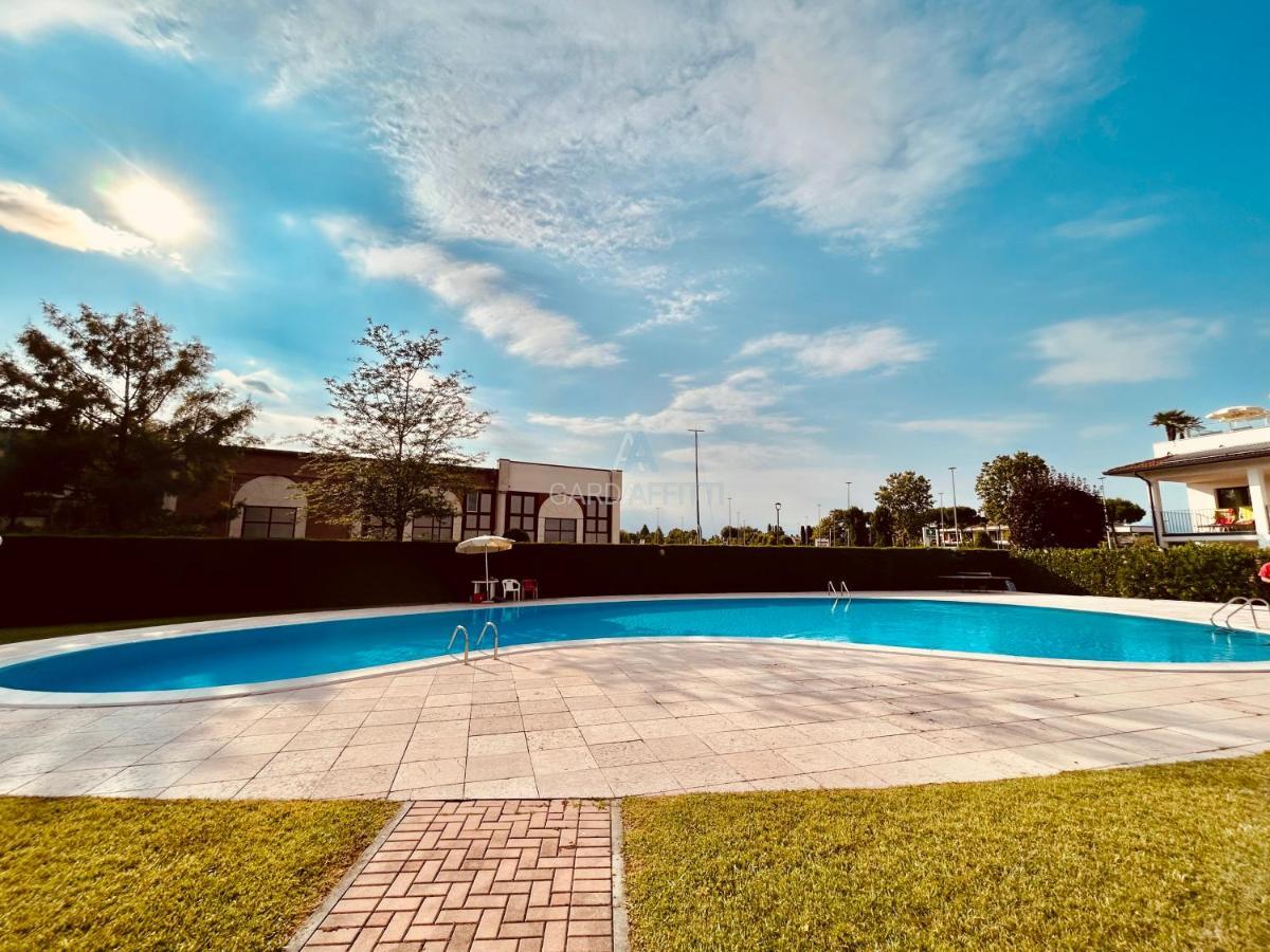 Artemide Apartment - A Soli 150M Dal Lago Di Garda Sirmione Eksteriør billede