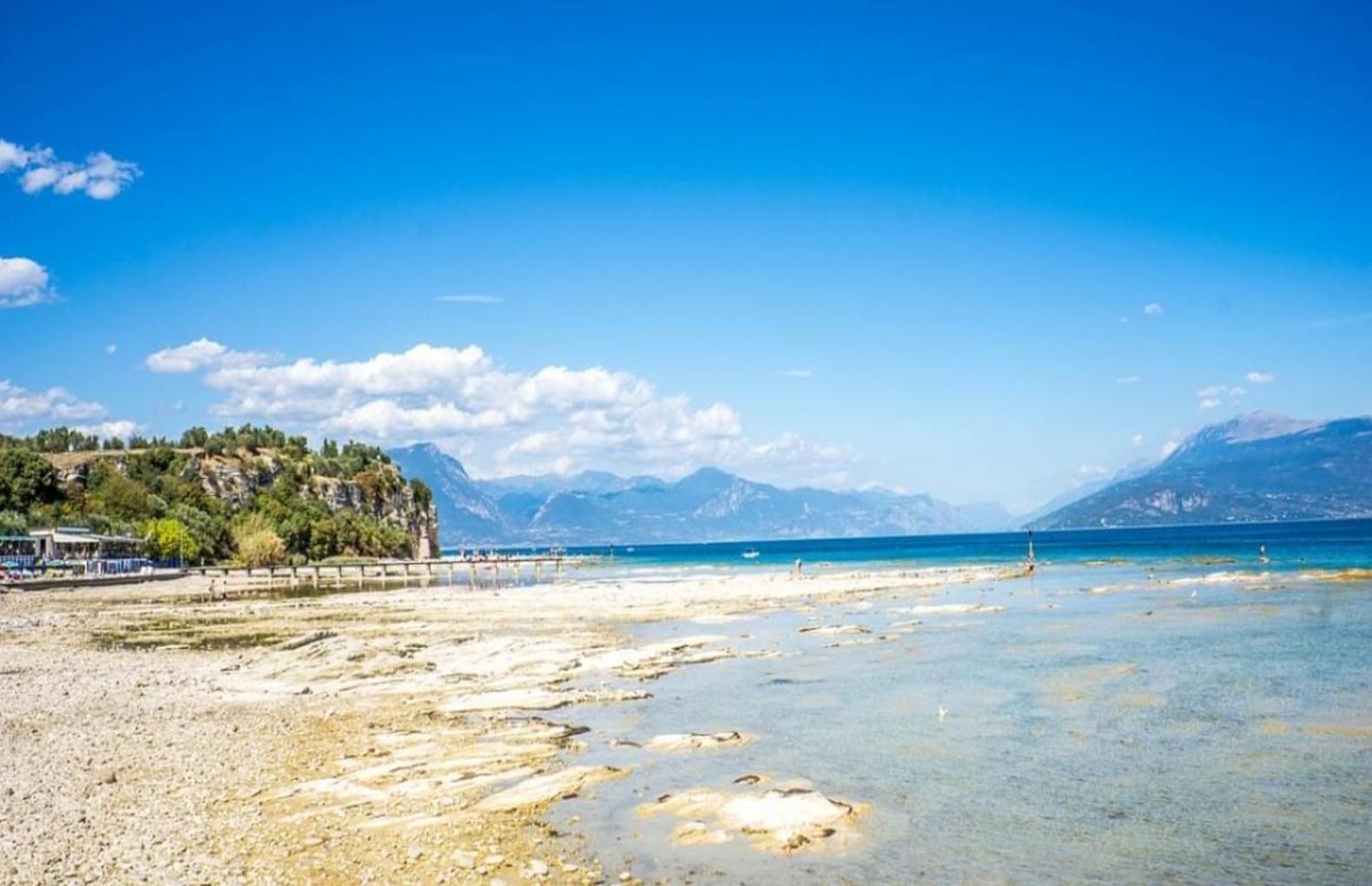 Artemide Apartment - A Soli 150M Dal Lago Di Garda Sirmione Eksteriør billede