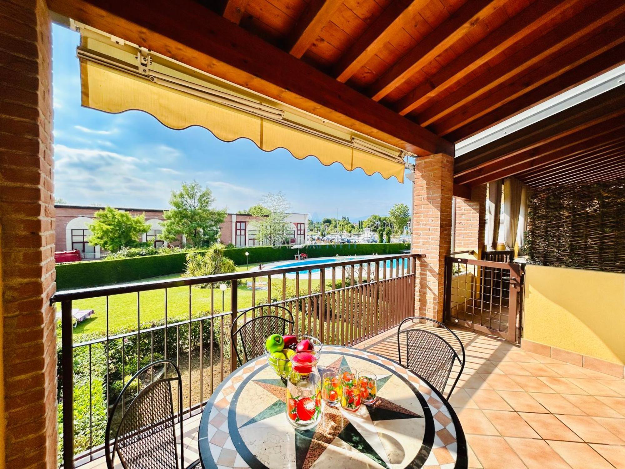 Artemide Apartment - A Soli 150M Dal Lago Di Garda Sirmione Eksteriør billede