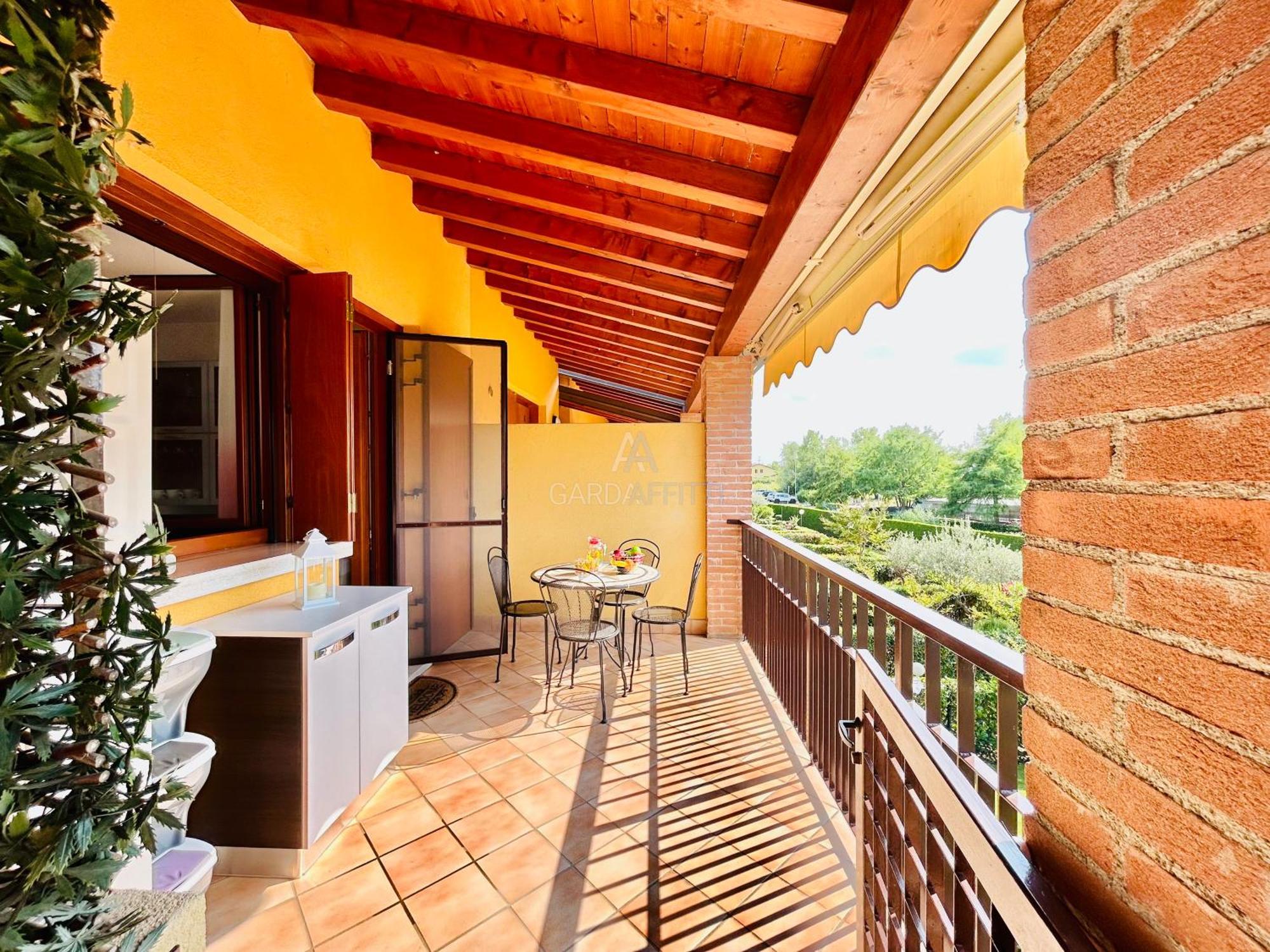 Artemide Apartment - A Soli 150M Dal Lago Di Garda Sirmione Eksteriør billede