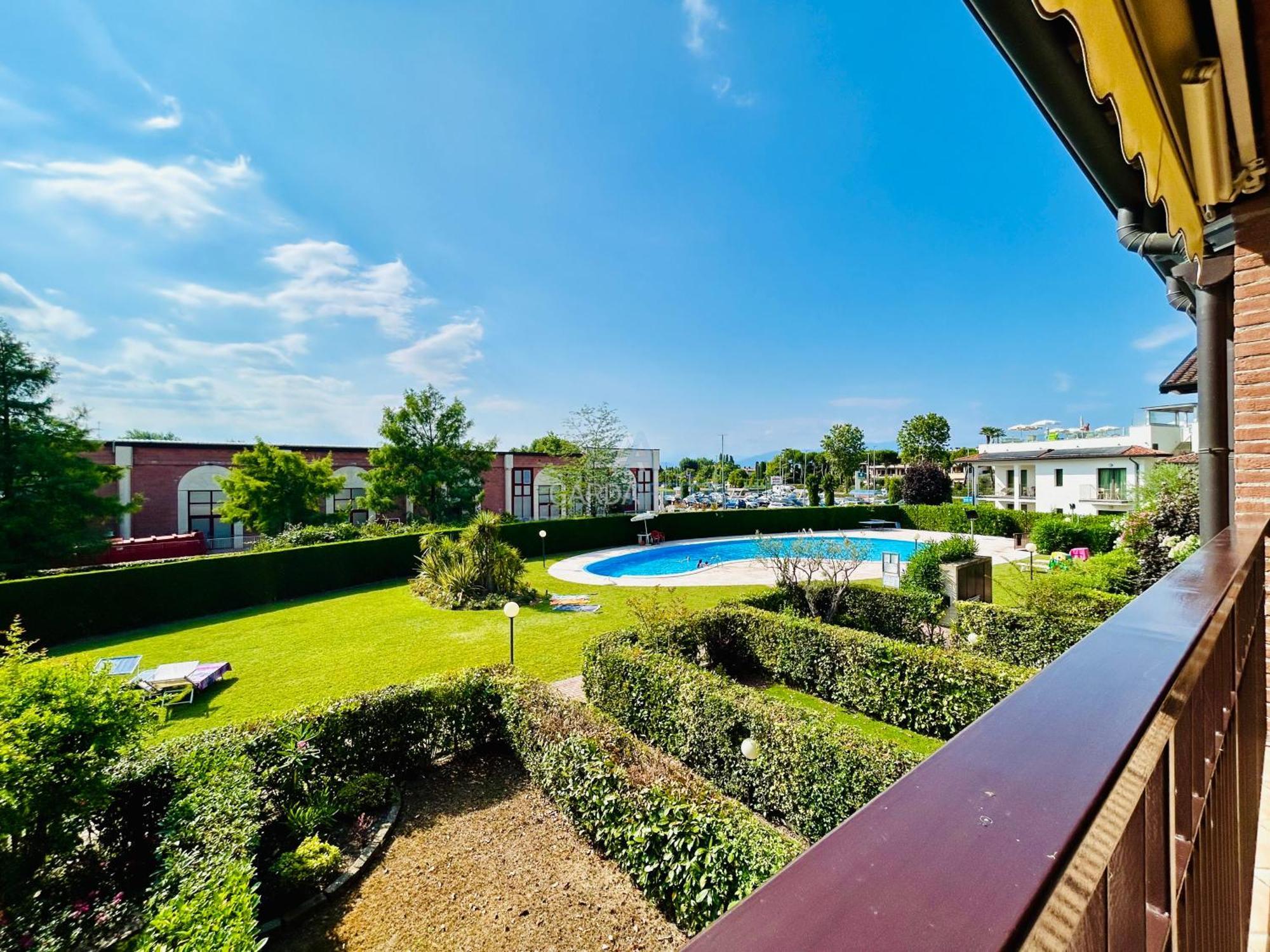 Artemide Apartment - A Soli 150M Dal Lago Di Garda Sirmione Eksteriør billede