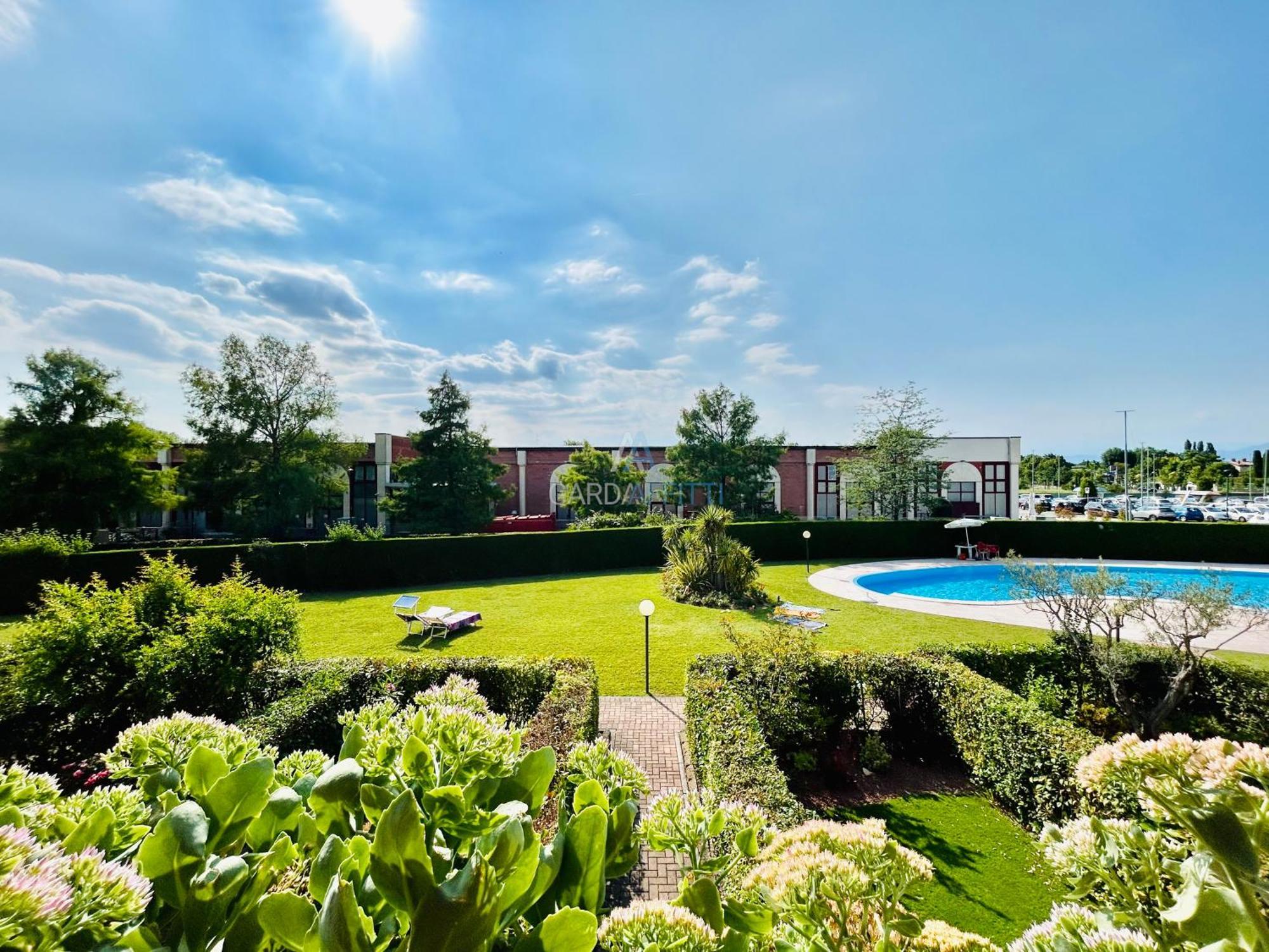 Artemide Apartment - A Soli 150M Dal Lago Di Garda Sirmione Eksteriør billede