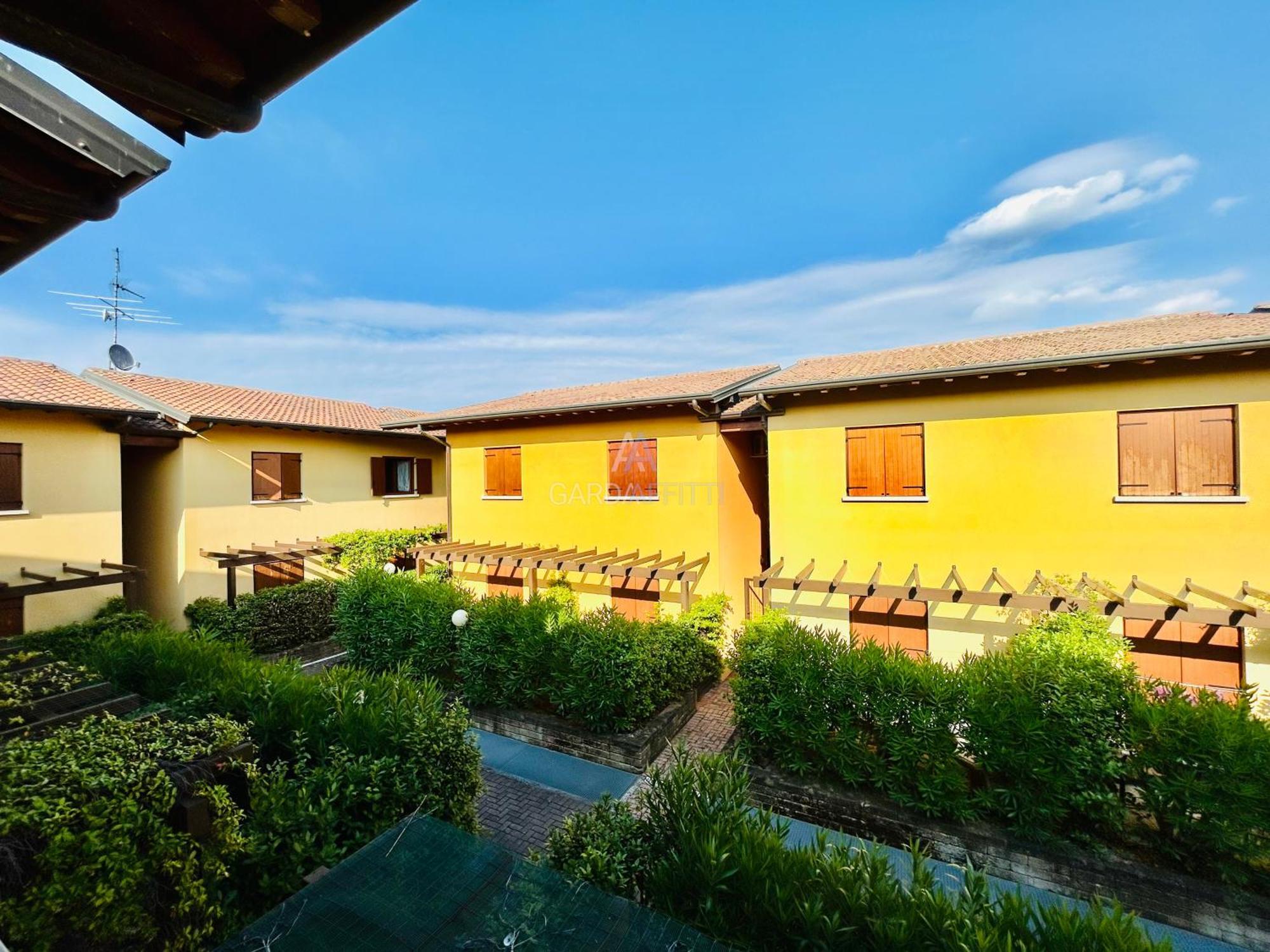 Artemide Apartment - A Soli 150M Dal Lago Di Garda Sirmione Eksteriør billede
