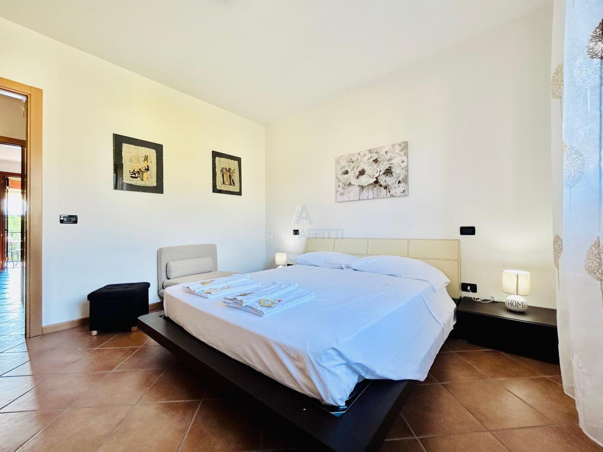 Artemide Apartment - A Soli 150M Dal Lago Di Garda Sirmione Eksteriør billede