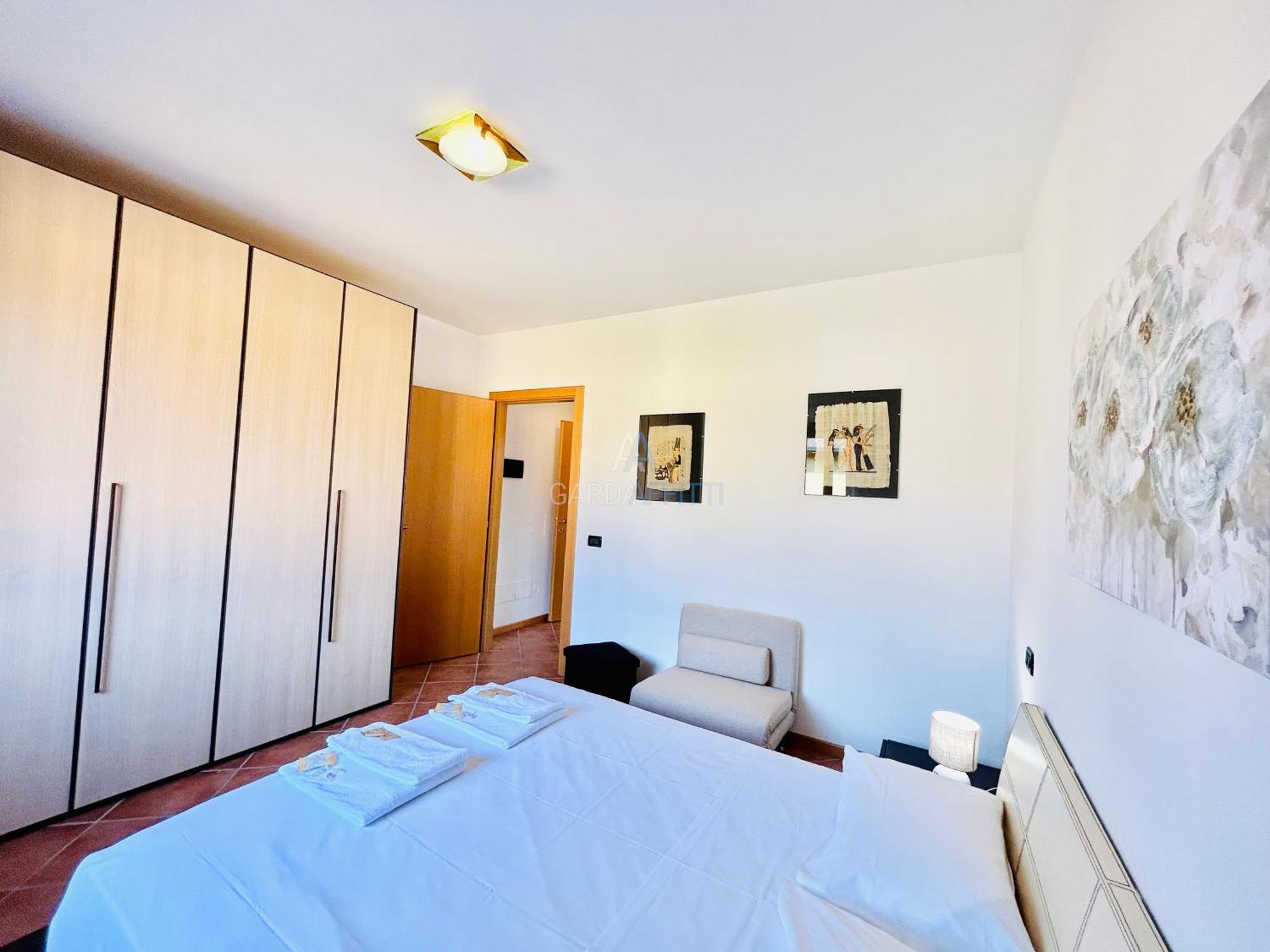 Artemide Apartment - A Soli 150M Dal Lago Di Garda Sirmione Eksteriør billede