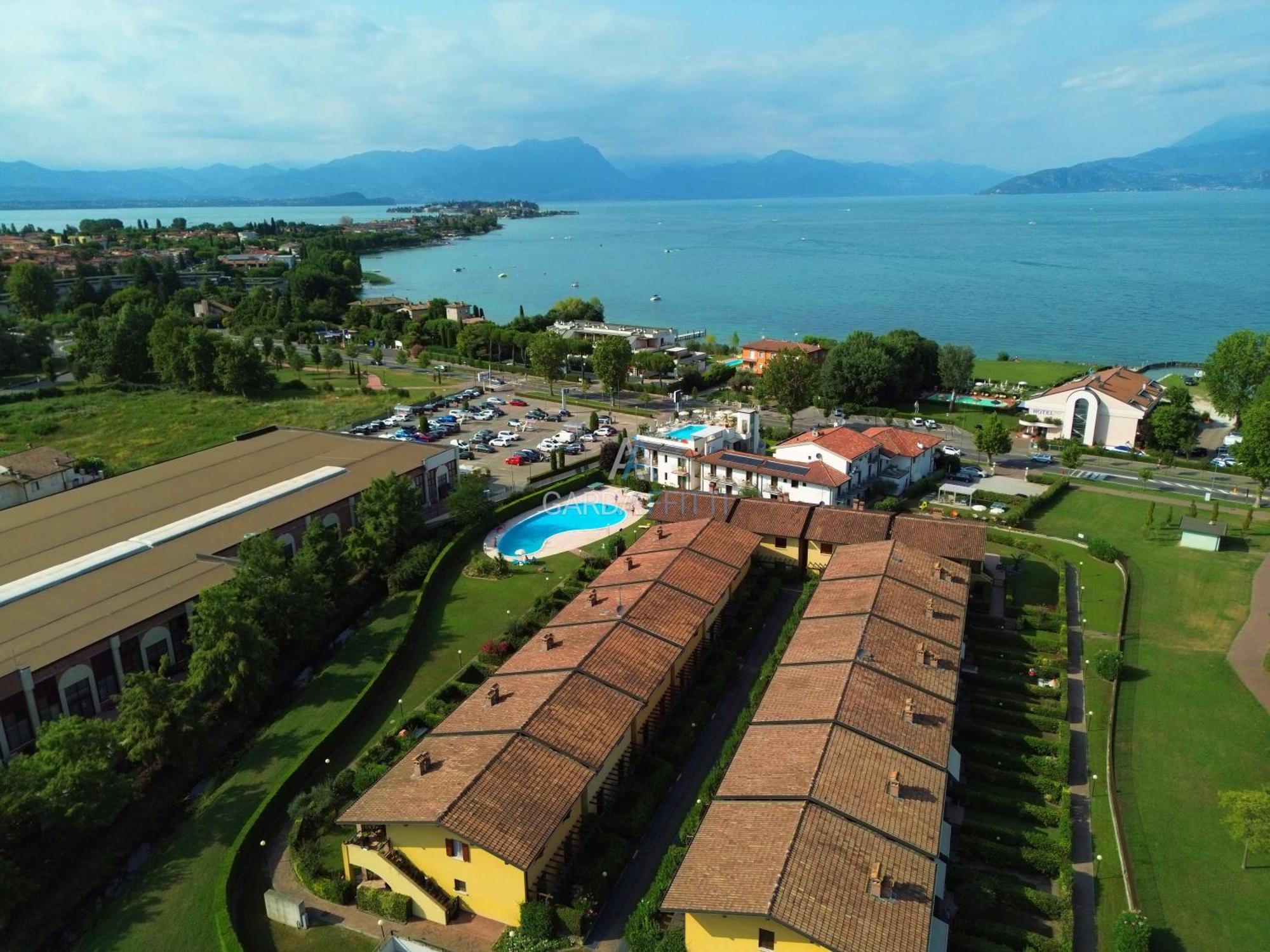 Artemide Apartment - A Soli 150M Dal Lago Di Garda Sirmione Eksteriør billede